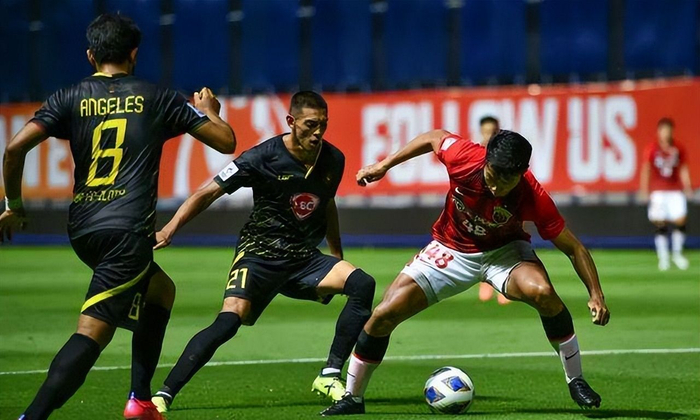 云开体育包含法兰克福发布备战花絮；转会期调整名单；亚冠任务艰巨；训练强度明显提升的词条